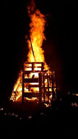 20181109 17.37-St Martins Feuer 001.jpg